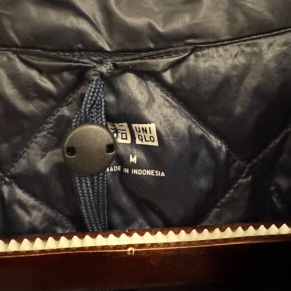๐ Uniqlo Ultra Light Quilted Down Vest, Packable & Warm, Size M - Picture 3 of 4